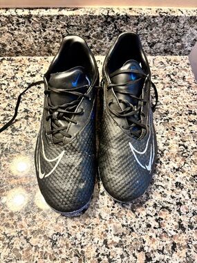 Nike Men’s Black Athletic Soccer Cleats with White Swoosh